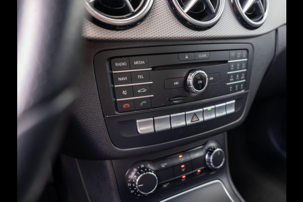 Mercedes-Benz B-Klasse 180 Ambition / LED / Sensoren / Leer / Navi / Cruise control / 18 inch