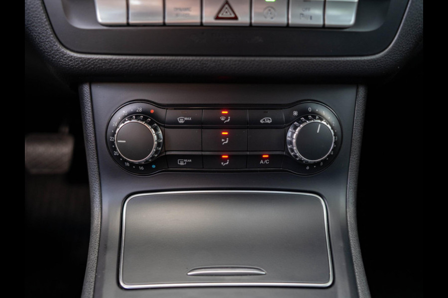 Mercedes-Benz B-Klasse 180 Ambition / LED / Sensoren / Leer / Navi / Cruise control / 18 inch