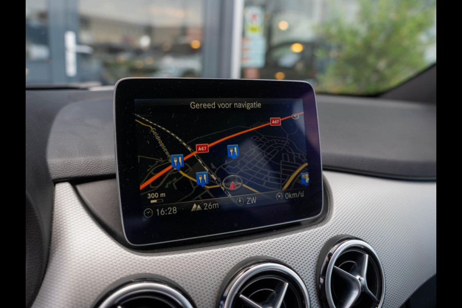 Mercedes-Benz B-Klasse 180 Ambition / LED / Sensoren / Leer / Navi / Cruise control / 18 inch