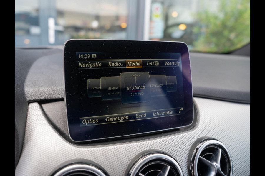 Mercedes-Benz B-Klasse 180 Ambition / LED / Sensoren / Leer / Navi / Cruise control / 18 inch
