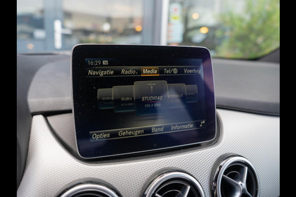 Mercedes-Benz B-Klasse 180 Ambition / LED / Sensoren / Leer / Navi / Cruise control / 18 inch