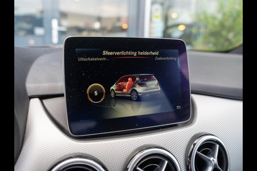 Mercedes-Benz B-Klasse 180 Ambition / LED / Sensoren / Leer / Navi / Cruise control / 18 inch