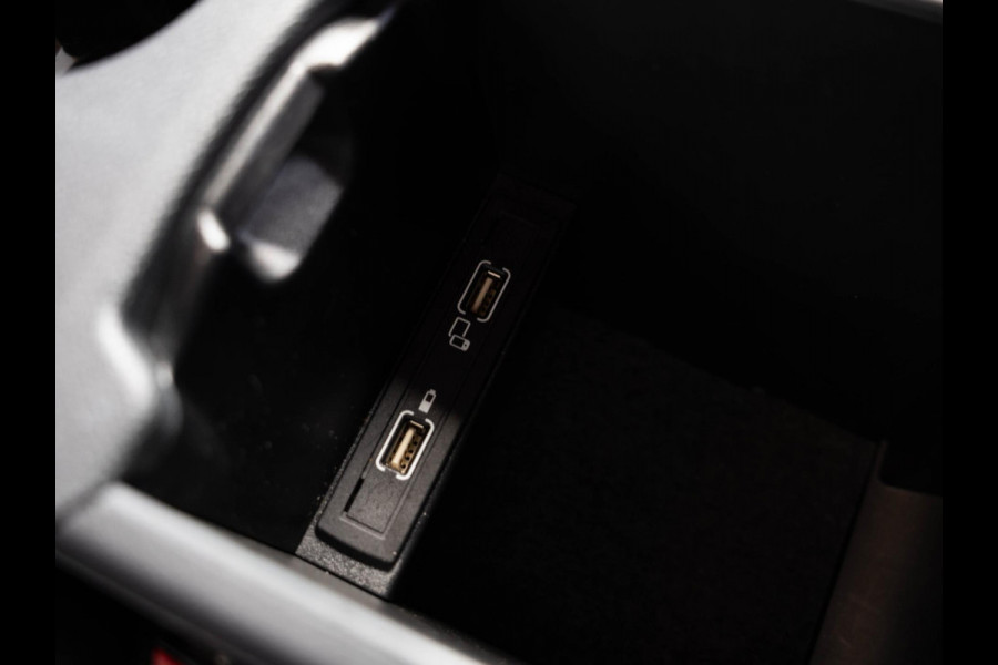 Mercedes-Benz B-Klasse 180 Ambition / LED / Sensoren / Leer / Navi / Cruise control / 18 inch
