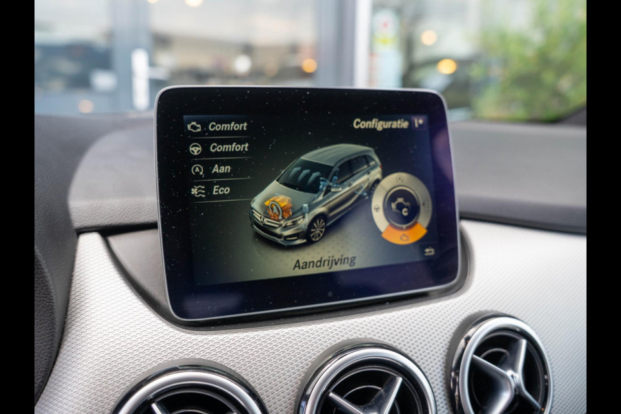 Mercedes-Benz B-Klasse 180 Ambition / LED / Sensoren / Leer / Navi / Cruise control / 18 inch