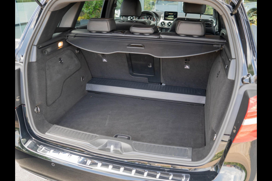 Mercedes-Benz B-Klasse 180 Ambition / LED / Sensoren / Leer / Navi / Cruise control / 18 inch