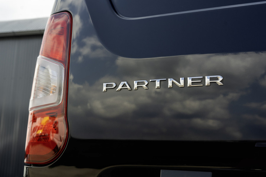 Peugeot Partner 1.5 BlueHDi L2H1 | CarPlay | Navigatie | Cruise | 3-Zits | Airco | PDC | Euro 6