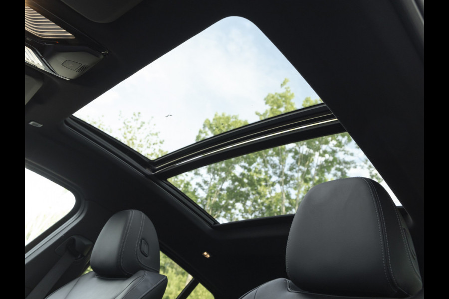 BMW X4 M40i - Pano - Trekhaak - Driving Ass Prof - Head-up - Harman Kardon