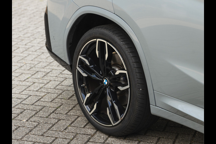 BMW X4 M40i - Pano - Trekhaak - Driving Ass Prof - Head-up - Harman Kardon
