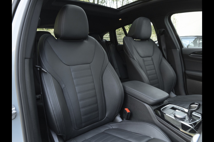 BMW X4 M40i - Pano - Trekhaak - Driving Ass Prof - Head-up - Harman Kardon
