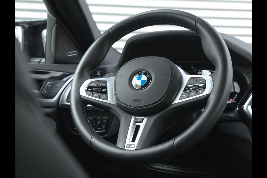 BMW X4 M40i - Pano - Trekhaak - Driving Ass Prof - Head-up - Harman Kardon