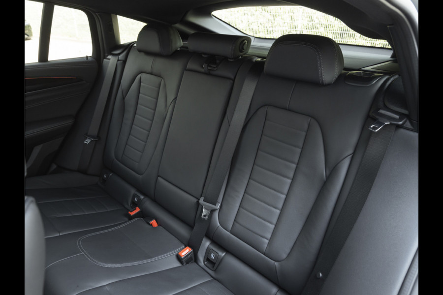 BMW X4 M40i - Pano - Trekhaak - Driving Ass Prof - Head-up - Harman Kardon