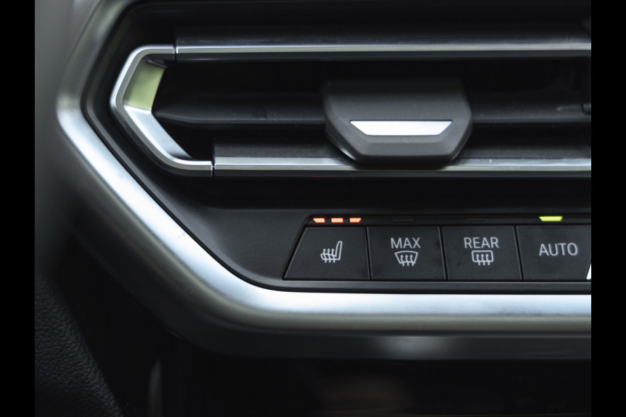 BMW X4 M40i - Pano - Trekhaak - Driving Ass Prof - Head-up - Harman Kardon