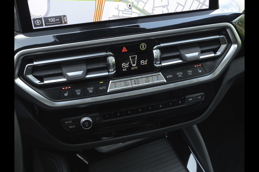 BMW X4 M40i - Pano - Trekhaak - Driving Ass Prof - Head-up - Harman Kardon