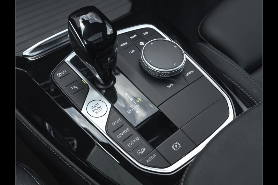 BMW X4 M40i - Pano - Trekhaak - Driving Ass Prof - Head-up - Harman Kardon