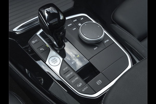BMW X4 M40i - Pano - Trekhaak - Driving Ass Prof - Head-up - Harman Kardon