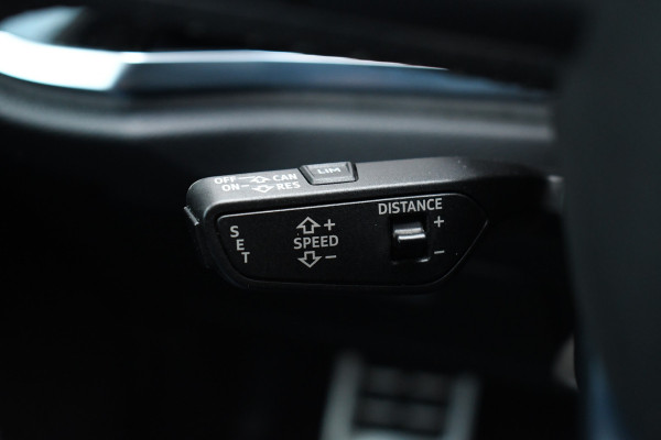 Audi Q3 45 TFSI quattro S-Line Pano Trekh ACC B&O 21inch m-LED Camera