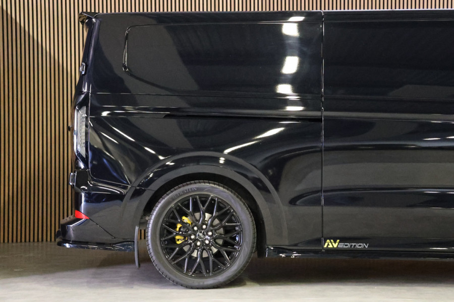 Ford Transit Custom 320 2.0 TDCI L2H1 DC Limited 170 PK | BPM VRIJ | ACC | Blind Spot | Navigatie | Camera | CarPlay | Lane Assist | Stoelverwarming Raptor Edition | NL Auto | 6-Zitter | Dubbel Cabine