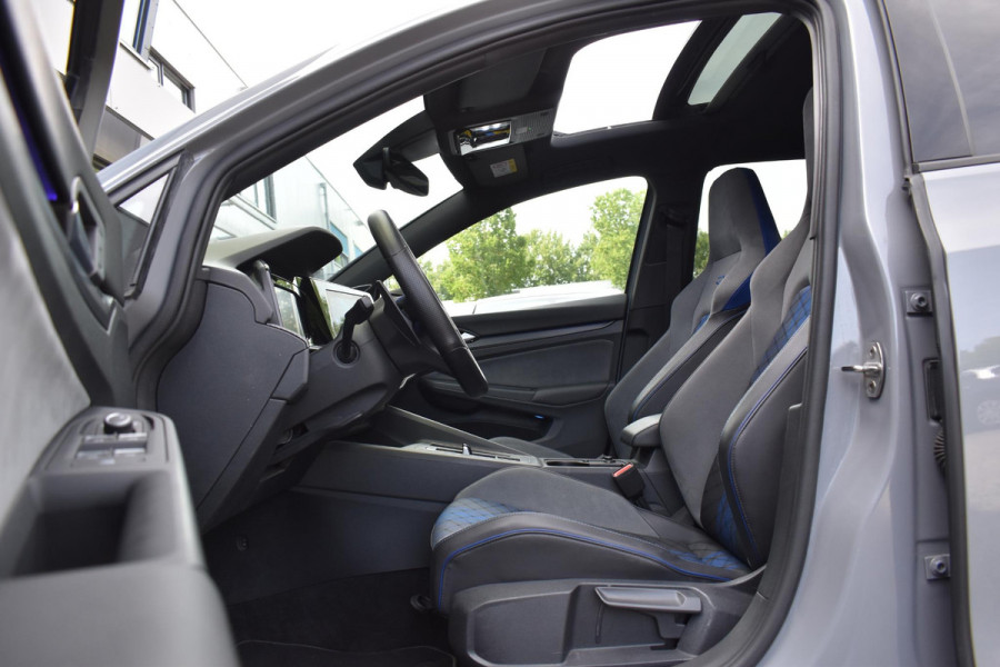 Volkswagen Golf 1.5 eTSI R-Line Pano HUD H&K Lane Camera