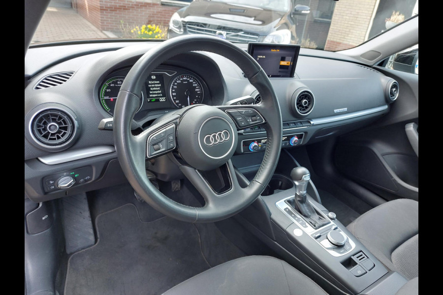 Audi A3 Sportback 40 e-tron Advance Sport | Trekhaak | Camera | 100% onderhouden