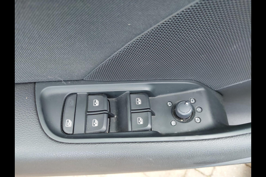 Audi A3 Sportback 40 e-tron Advance Sport | Trekhaak | Camera | 100% onderhouden