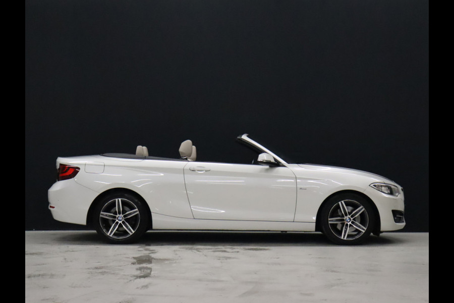 BMW 2 Serie Cabrio 220i High Executive [CAMERA, VOL LEDER, STOELVERWARMING, PDC V+A, BLUETOOTH, CRUISE, CLIMATE, NIEUWSTAAT]