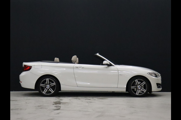 BMW 2 Serie Cabrio 220i High Executive [CAMERA, VOL LEDER, STOELVERWARMING, PDC V+A, BLUETOOTH, CRUISE, CLIMATE, NIEUWSTAAT]