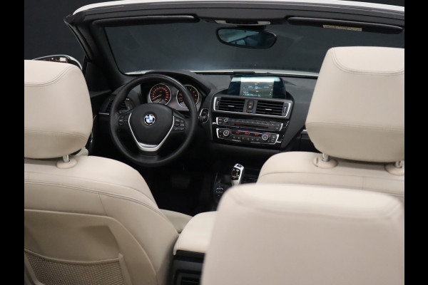 BMW 2 Serie Cabrio 220i High Executive [CAMERA, VOL LEDER, STOELVERWARMING, PDC V+A, BLUETOOTH, CRUISE, CLIMATE, NIEUWSTAAT]