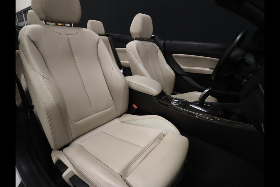 BMW 2 Serie Cabrio 220i High Executive [CAMERA, VOL LEDER, STOELVERWARMING, PDC V+A, BLUETOOTH, CRUISE, CLIMATE, NIEUWSTAAT]