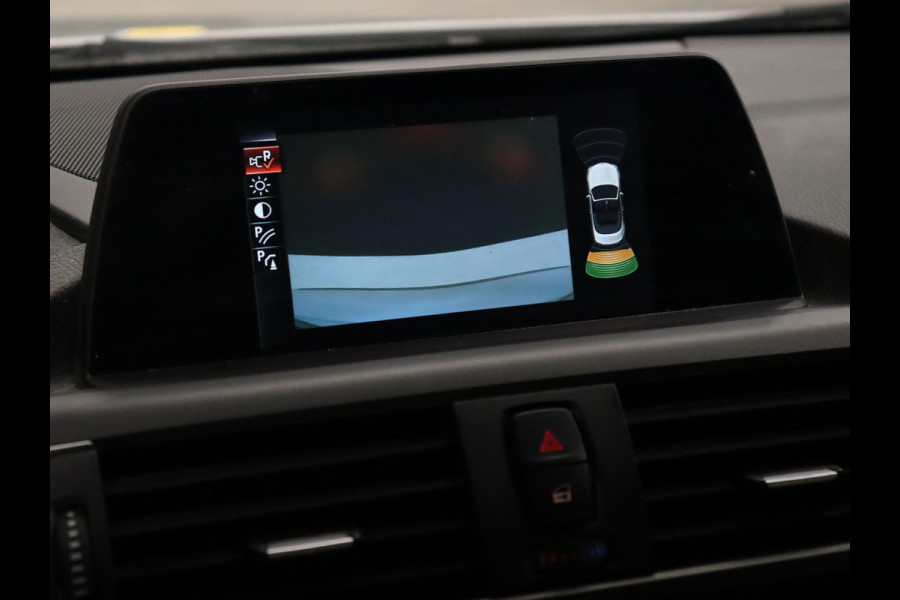 BMW 2 Serie Cabrio 220i High Executive [CAMERA, VOL LEDER, STOELVERWARMING, PDC V+A, BLUETOOTH, CRUISE, CLIMATE, NIEUWSTAAT]