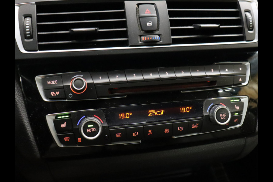 BMW 2 Serie Cabrio 220i High Executive [CAMERA, VOL LEDER, STOELVERWARMING, PDC V+A, BLUETOOTH, CRUISE, CLIMATE, NIEUWSTAAT]