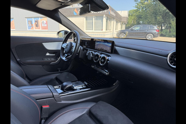 Mercedes-Benz CLA-Klasse 180 Aut. Business Sol. AMG | Navi | Camera | Sportstoelen |