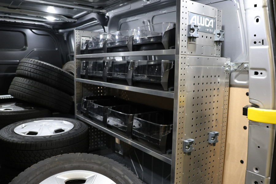 Ford Transit Custom 320 2.0 TDCI L2H1 Raptor Edition | Bi-Xenon | CarPlay | Navigatie | Camera | Stoelverwarming | Dodehoek detector | DAB | Werkplaatsinrichting | 3-Zitter | Dealer onderhouden | Nieuwe APK