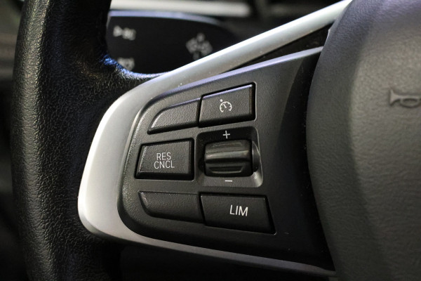 BMW 2 Serie Gran Tourer 218i Luxury Line | 7-Zitter | HUD | Lederen bekleding | Stoel- en stuurverwarming | Navigatie | Camera | Adaptieve L Sportstoelen | Alarm Klasse 3 | Elek. achterklep | DAB | Dealer onderhouden | NAP Logisch