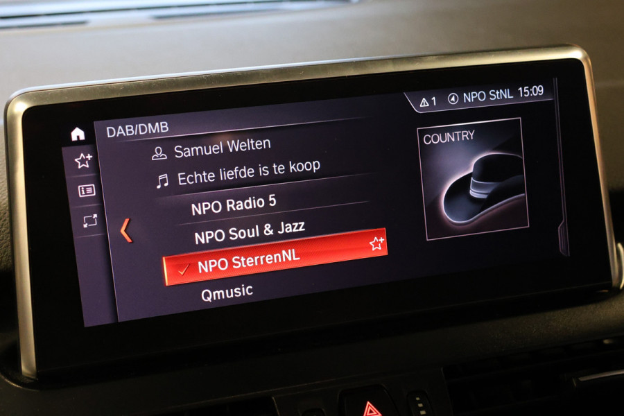 BMW 2 Serie Gran Tourer 218i Luxury Line | 7-Zitter | HUD | Lederen bekleding | Stoel- en stuurverwarming | Navigatie | Camera | Adaptieve L Sportstoelen | Alarm Klasse 3 | Elek. achterklep | DAB | Dealer onderhouden | NAP Logisch