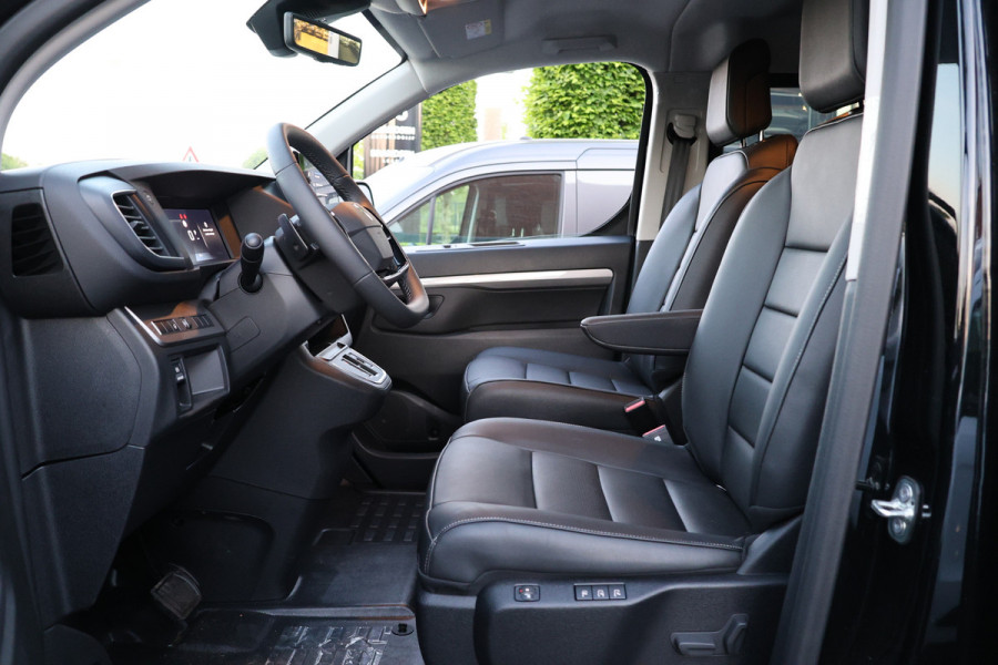 Peugeot Expert 2.0 BlueHDi 180PK L3 DC | 5-Zitter | Dubbel cabine | 360 Camera | Lederen bekleding | CarPlay | Navigatie | Stoelverwarming | Stuurwielverwarming | Massage | Elek. stoel | Lane Assist |  Dodehoek detector
