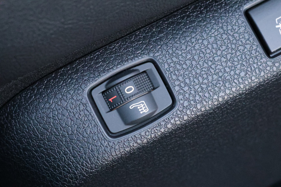 Peugeot Expert 2.0 BlueHDi 180PK L3 DC | 5-Zitter | Dubbel cabine | 360 Camera | Lederen bekleding | CarPlay | Navigatie | Stoelverwarming | Stuurwielverwarming | Massage | Elek. stoel | Lane Assist |  Dodehoek detector