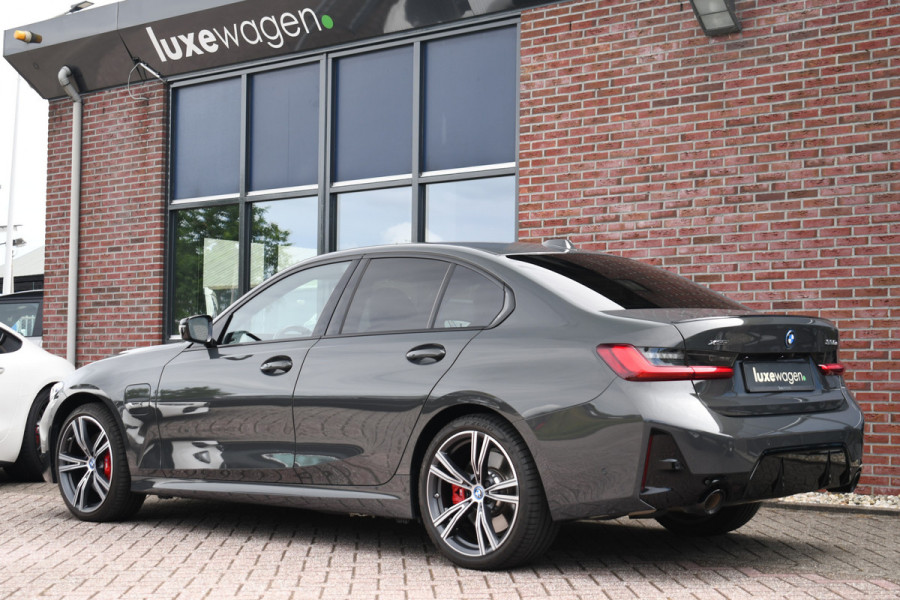 BMW 3-serie 330e xDrive M-Sport Pro Dravit H/K 19inch HUD Camera