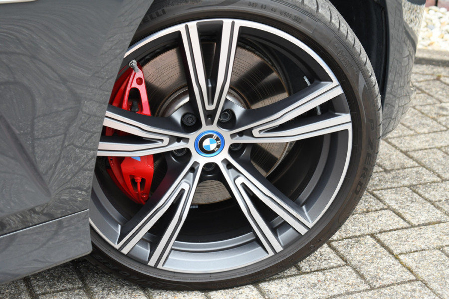 BMW 3-serie 330e xDrive M-Sport Pro Dravit H/K 19inch HUD Camera