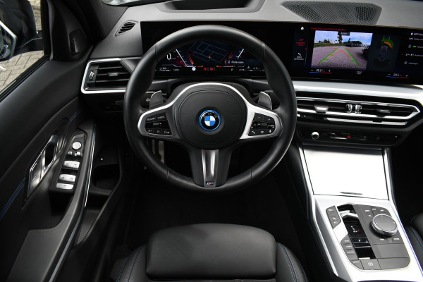 BMW 3-serie 330e xDrive M-Sport Pro Dravit H/K 19inch HUD Camera
