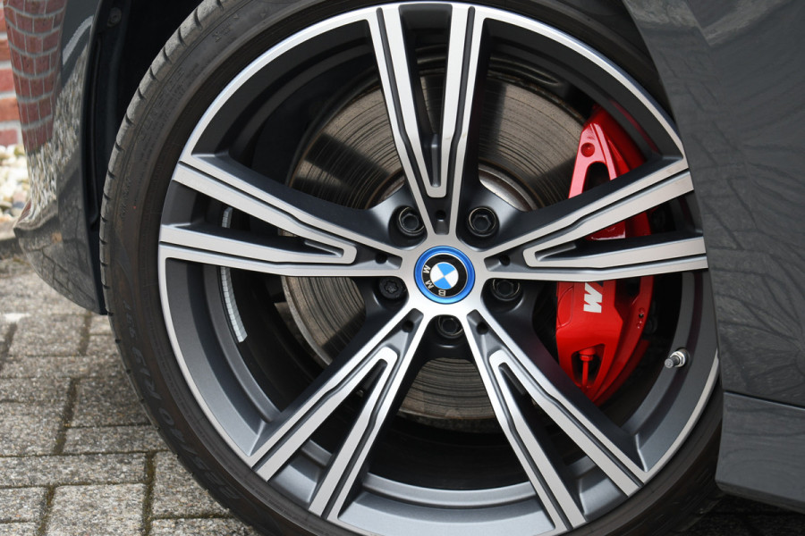 BMW 3-serie 330e xDrive M-Sport Pro Dravit H/K 19inch HUD Camera