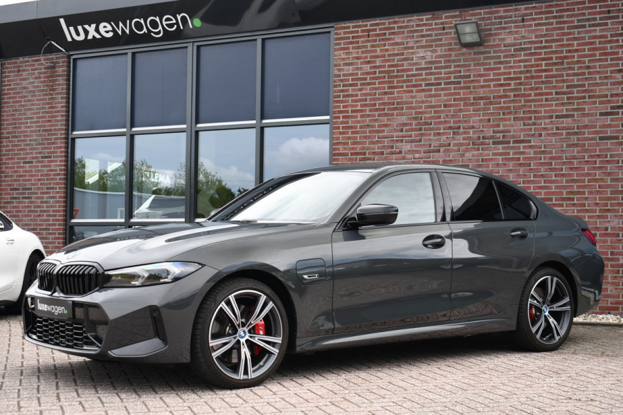 BMW 3-serie 330e xDrive M-Sport Pro Dravit H/K 19inch HUD Camera