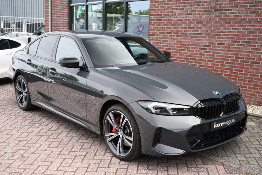 BMW 3-serie 330e xDrive M-Sport Pro Dravit H/K 19inch HUD Camera