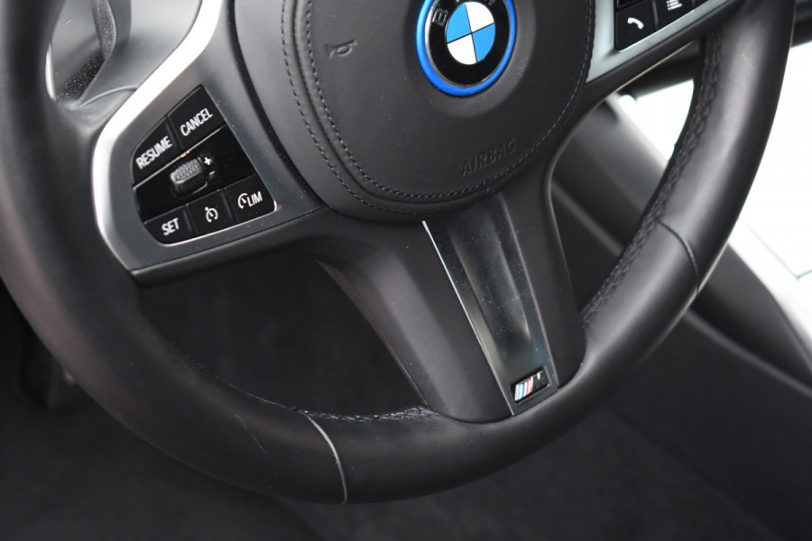 BMW 3-serie 330e xDrive M-Sport Pro Dravit H/K 19inch HUD Camera