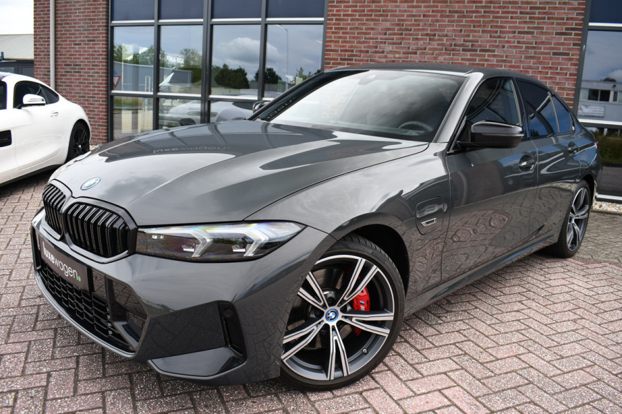 BMW 3-serie 330e xDrive M-Sport Pro Dravit H/K 19inch HUD Camera