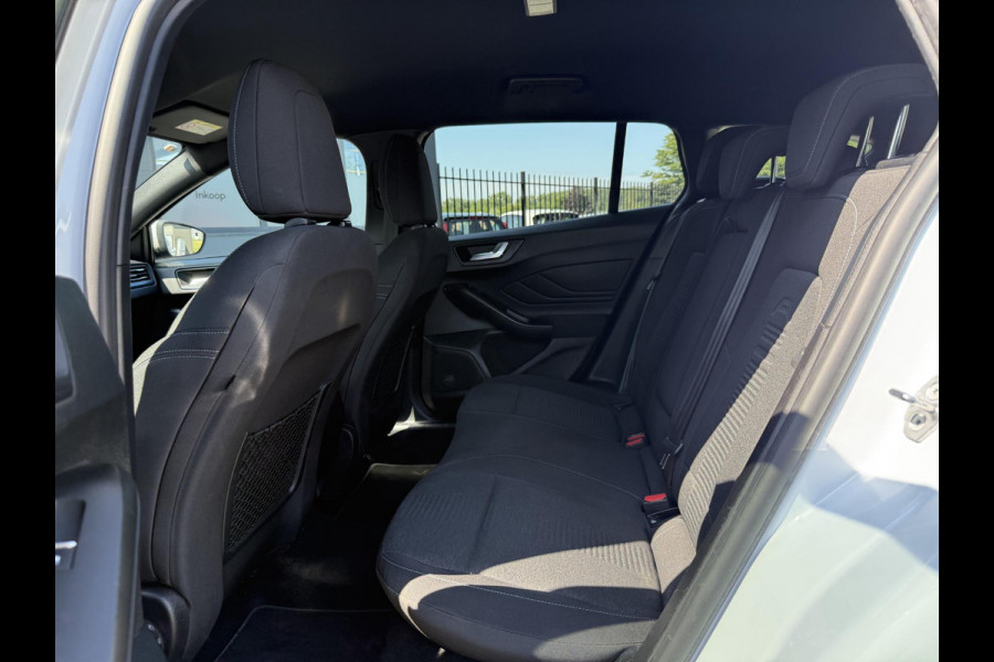 Ford FOCUS Wagon 1.5 EcoBoost Active X Business 2e Eigenaar,Dealer Onderhouden,Automaat,Navi,Camera,Clima,Cruise,Trekhaak,Pdc,Lm Velgen,150pk,Apk tot 09-2026
