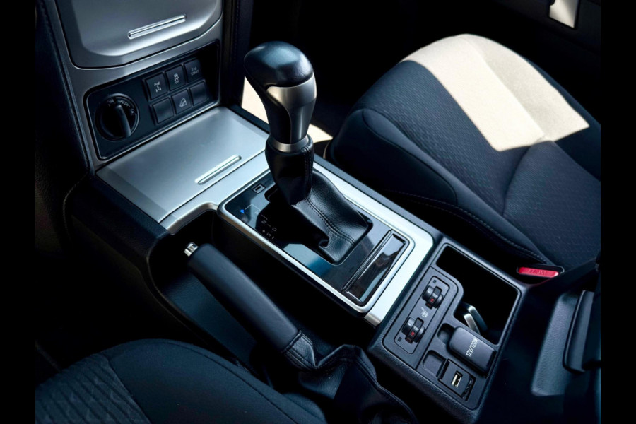 Toyota Land Cruiser 150 2.8 D-4D 4X4 Challenger A/T VAN, 5drs, NAP, 3500 kg, CarPlay, LED, Trekhaak