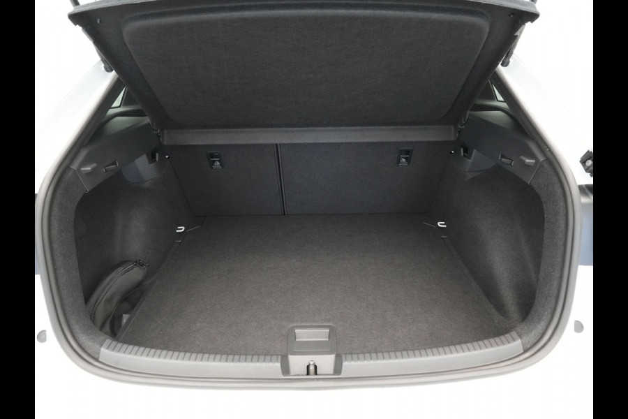 Volkswagen Taigo 1.0 TSI 110pk R-Line Panorama Trekhaak Clima Pdc 144