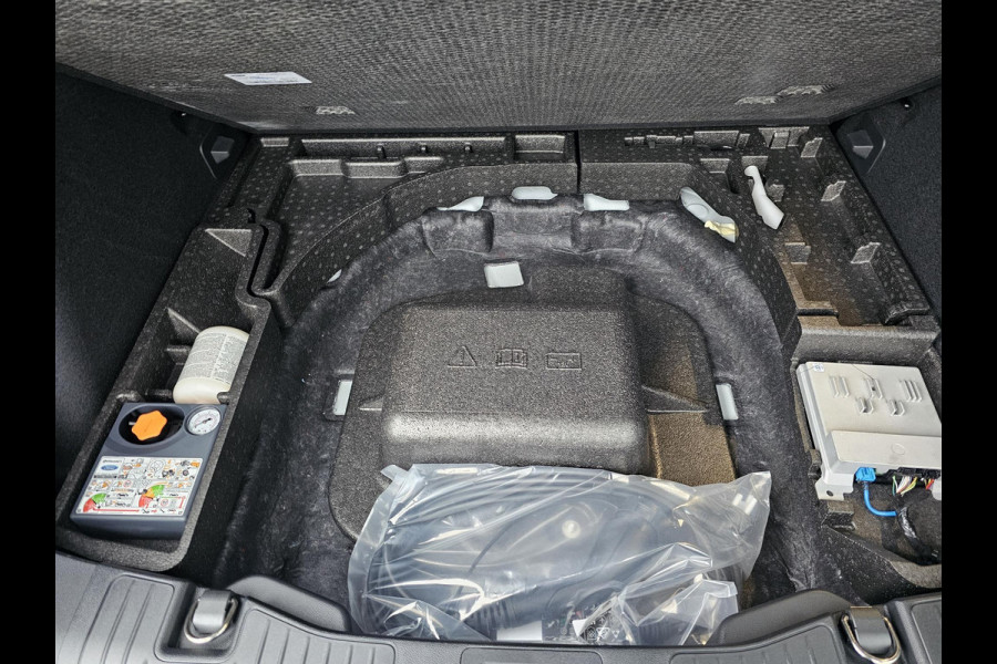 Ford Kuga 2.5 PHEV ST-Line X 243pk | Driver Assistance Pack | Black Package | Winterpack | Panorama dak | Wegklapbare Trekhaak | AGR Stoelen | Adaptieve Matrix LED koplampen met Coast to Coast