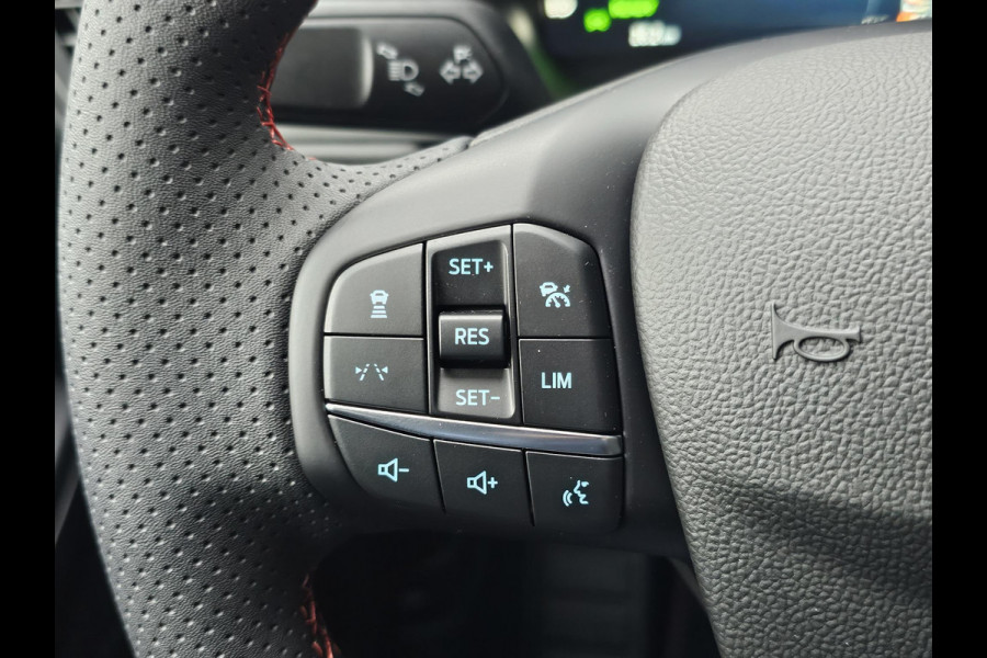 Ford Kuga 2.5 PHEV ST-Line X 243pk | Driver Assistance Pack | Black Package | Winterpack | Panorama dak | Wegklapbare Trekhaak | AGR Stoelen | Adaptieve Matrix LED koplampen met Coast to Coast
