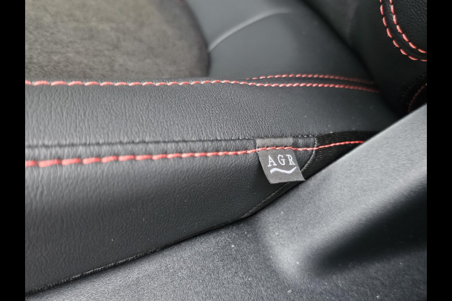 Ford Kuga 2.5 PHEV ST-Line X 243pk | Driver Assistance Pack | Black Package | Winterpack | Panorama dak | Wegklapbare Trekhaak | AGR Stoelen | Adaptieve Matrix LED koplampen met Coast to Coast